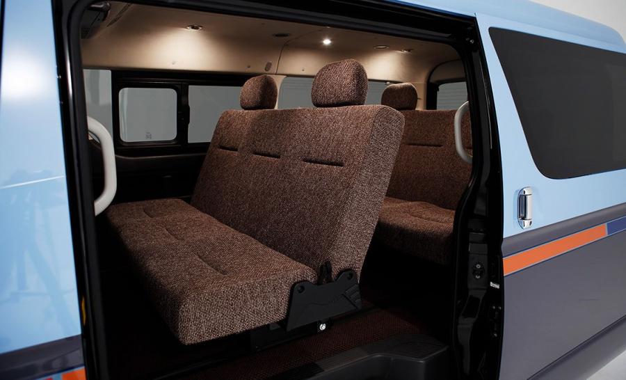  Toyota Hiace American Classic by FLEX 2016 года  (фото 4 из 4)